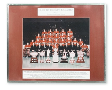 Guy Lafleur - 1976-77 Montreal Canadiens Framed Team Photograph (16x20")