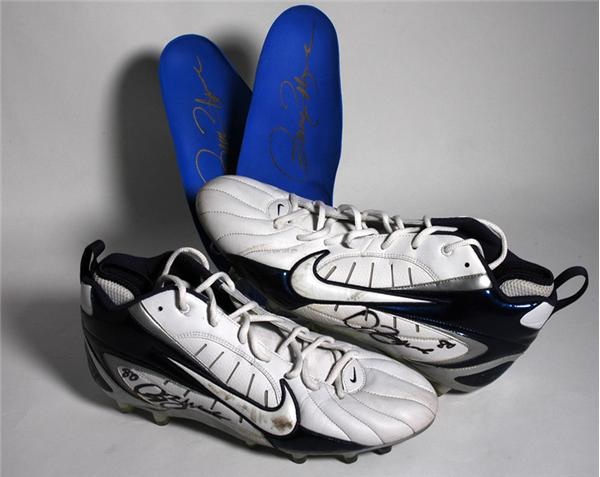 - 2006 Isaac Bruce Game Worn Cleats and Arch Supports