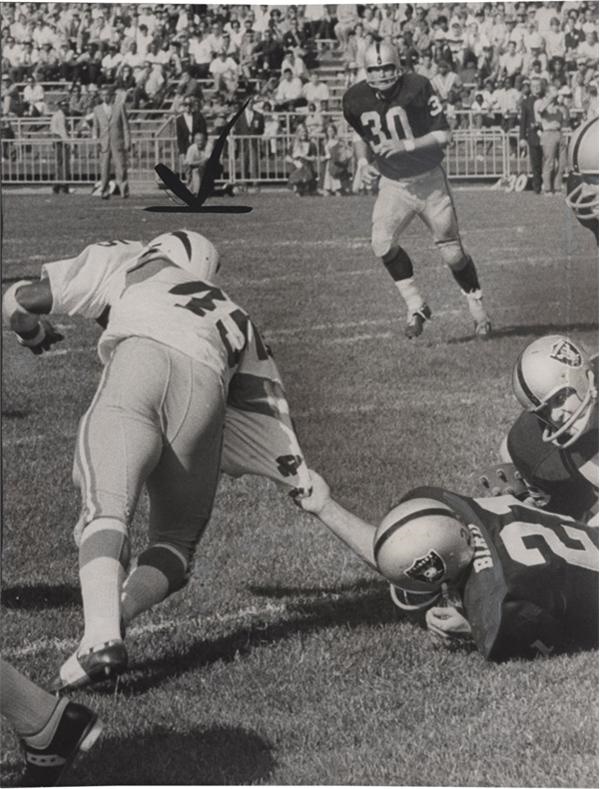 San Francisco Examiner Photo Collection - Sports - 1960s AFL Football Raiders Wire Photos (13)