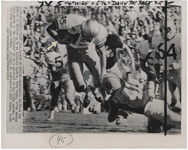 Football - 1964 Rose Bowl Football Wire Photos (11)