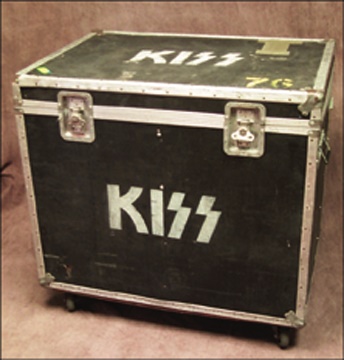 - 1976-79 Kiss Road Case (29x34x41")