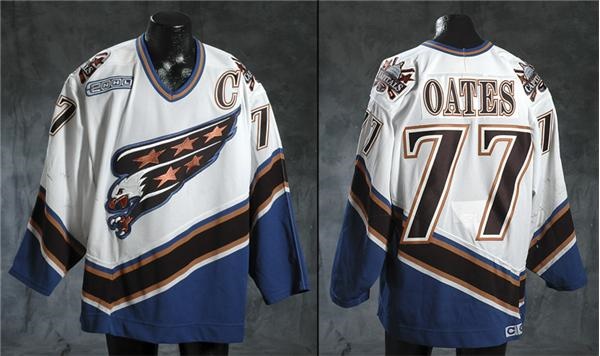 Hockey Equipment - 1999-00 Adam Oates Washington Capitals Game Worn Jersey