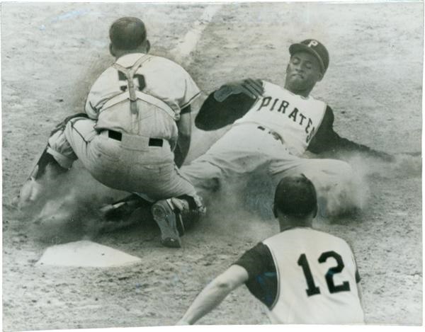 1952 ROBERTO CLEMENTE SANTURCE CRABBERS SAN JUAN 8X10 PHOTO BASEBALL HOF