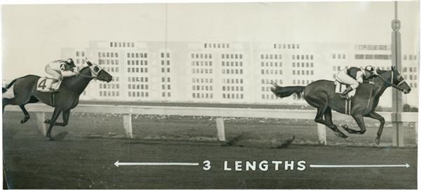 Horse Racing - Seabiscuit Wins by Three Lengths Panorama (1938)