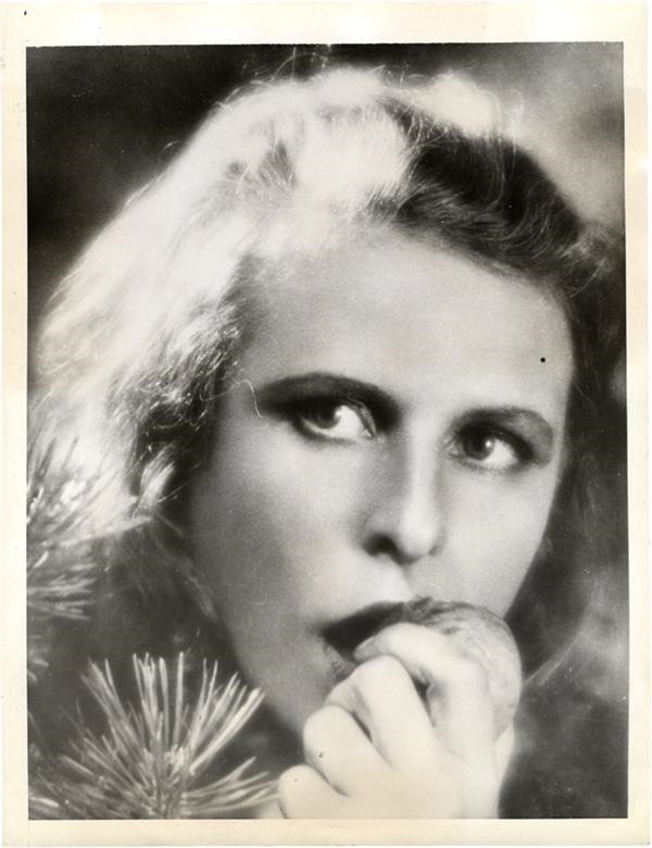 Hollywood Babylon - Leni Riefenstahl in "The Blue Light" (1936)