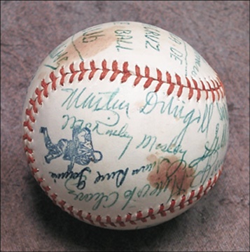 - Martin Dihigo Team Signed Baseball