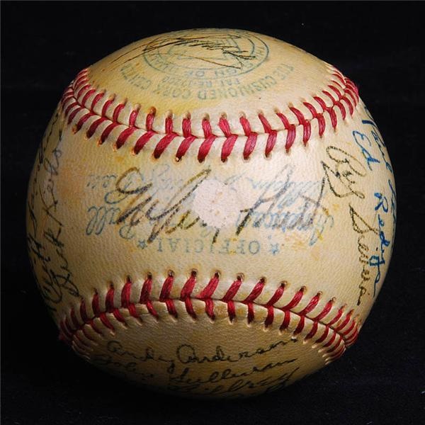 Baseball Autographs - 1949 St Louis Browns Team Signed Baseball
