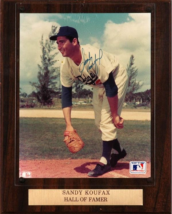 Baseball Autographs - Sandy Koufax Signed 8 x 10'' Photograph