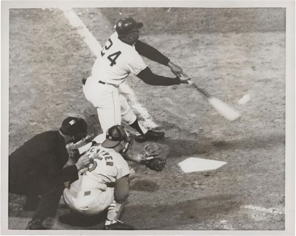 Baseball - Willie Mays Record Tying Home Run #534 Photo (1966)