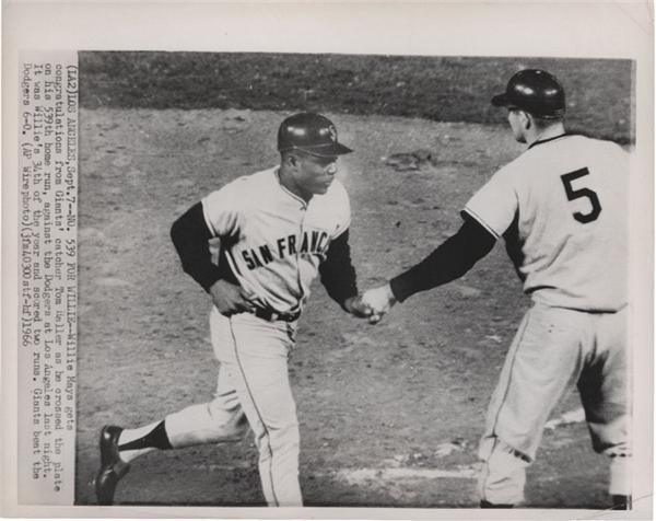- Willie Mays Home Run #539 Photo (1966)