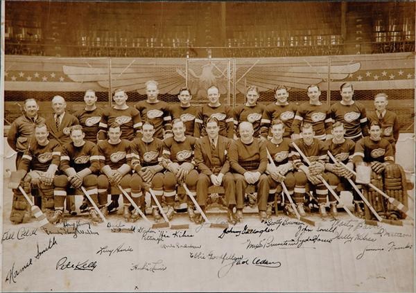 1936-37 Detroit Red Wings Stanley Cup Champions Team Signed Hockey Photo