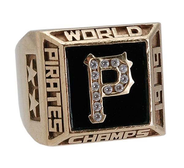 Clemente and Pittsburgh Pirates - 1979 Pittsburgh Pirates World Championship Ring
