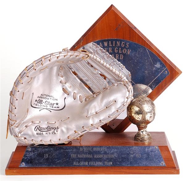 Sports Rings And Awards - Dave Roberts 1963 Rawlings Silver Glove Award