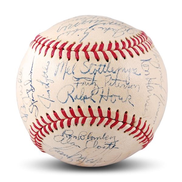 NY Yankees, Giants & Mets - 1971 New York Yankees Team Signed Baseball with Thurman Munson