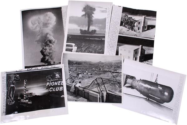 - Atomic Bombs & Mushroom Clouds with
Hiroshima Oversized Photos (68)