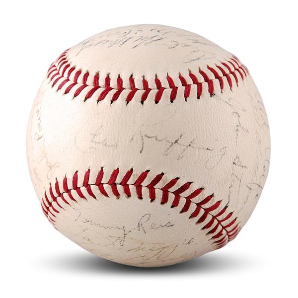 - 1940 New York Yankee Team Signed Baseball with DiMaggio