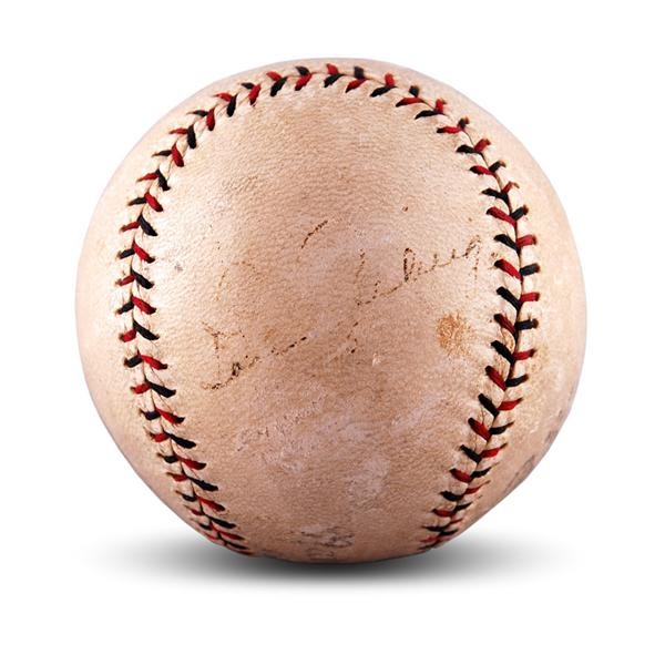 Baseball Autographs - Lou Gehrig Single Signed Baseball