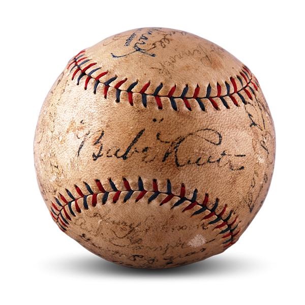 Baseball Autographs - 1928 New York Yankees Team Signed Baseball