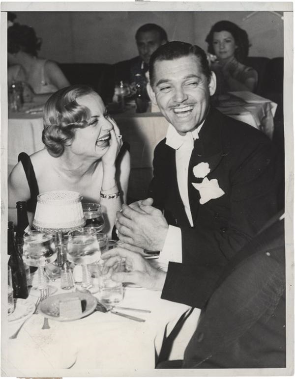 Hollywood - Gable and Llombard (1938)
