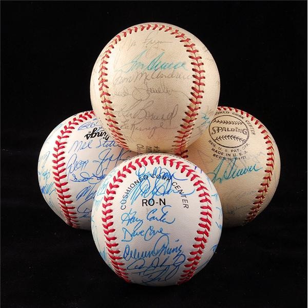 Autographs Baseball - New York Mets Team Signed Baseballs (4)
