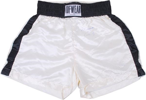 Memorabilia Boxing - Muhammad Ali Signed Vintage Boxing Trunks