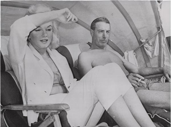 Memorabilia Baseball Photographs - Singles - Joe Dimaggio and Marilyn Monroe (1961)