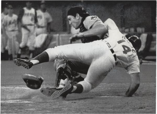 Memorabilia Baseball Photographs - Singles - Pete Rose Crashes Into Ray Fosse at All-Star Game (1970)