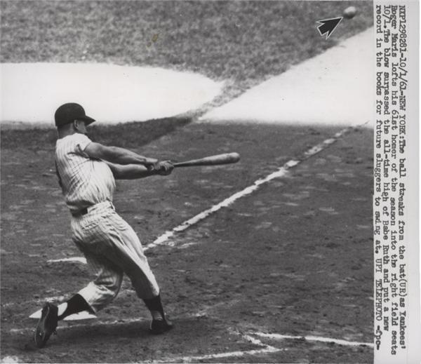 Memorabilia Baseball Photographs - Singles - Roger Maris Hits #61 (1961)