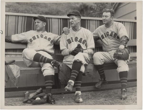 Memorabilia Baseball Photographs - Singles - Grover Alexander, Gabby Hartnett and Charlie Grimm (1927)