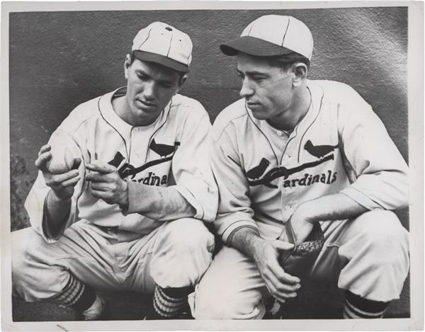 Memorabilia Baseball Photographs - Singles - Dizzy and Daffy Dean Famous Image (1934)
