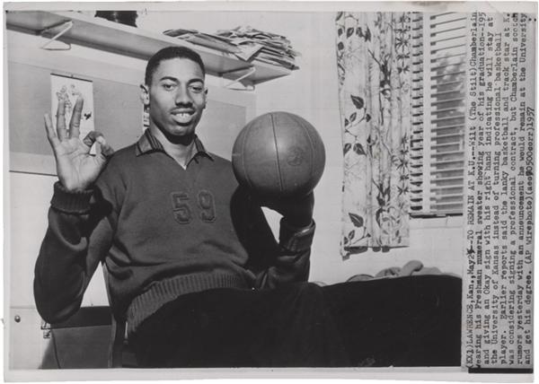 Memorabilia-Basketball - Wilt Chamberlain at Kansas (1957)