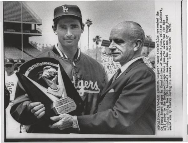 Memorabilia Baseball Photographs - Singles - Sandy Koufax Wins Cy Young Award (1966)