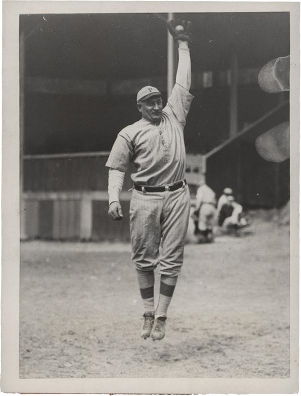 Amazing Honus Wagner Photo (1910's)