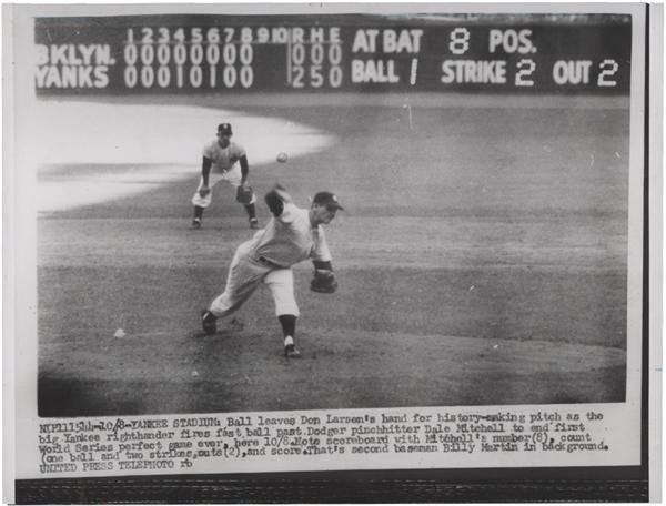 Memorabilia Baseball Photographs - Singles - Don Larsen's Pefect Game Definitive Image (1956)