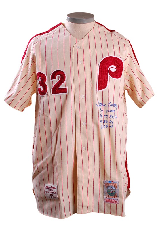 Baseball Autographs - Steve Carlton Signed Phillies Stat Jersey