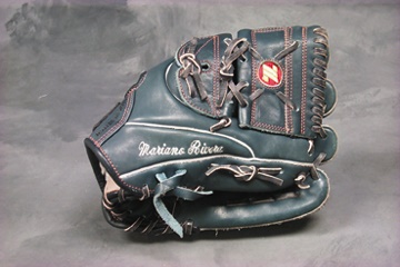 NY Yankees, Giants & Mets - 2000 Mariano Rivera Game Worn Glove