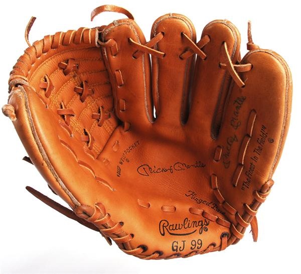 Baseball Autographs - Mickey Mantle Signed Mantle Rawlings Model Baseball Glove