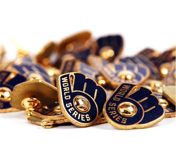 Ernie Davis - Hoard of 1982 Miwaukee Brewers World Series Press Pins and Charms (88)