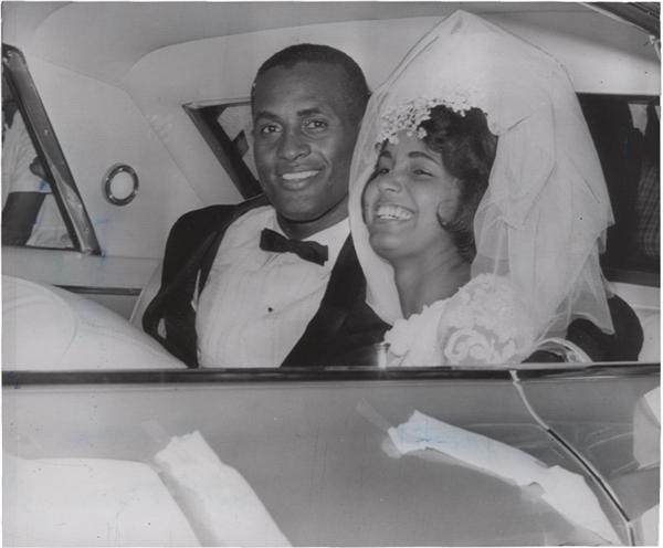 - Roberto Clemente and Wife on Wedding Day(1964)