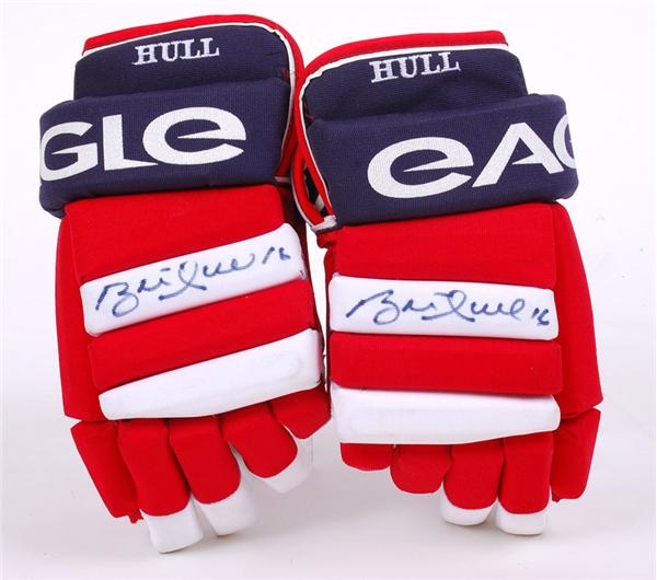 Hockey Equipment - Brett Hull Team USA 2004 World Cup Game Used &amp; Signed Gloves