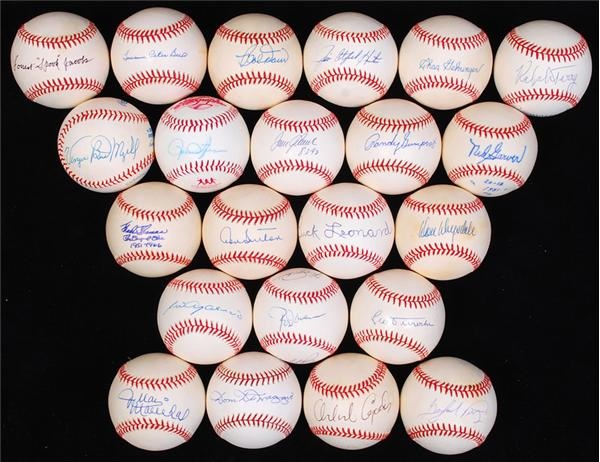 Baseball Autographs - Baseball Hall of Famer and Stars Signed Baseballs (23)