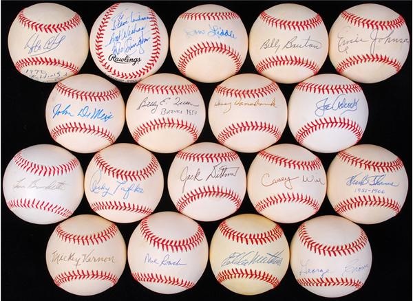 Baseball Autographs - Milwaukee Braves Old-Timers Single Signed Baseball Collection (18)