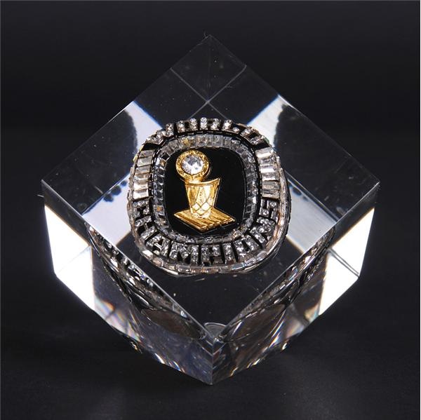 Basketball - 2006 Miami Heat World Championship Ring In Lucite