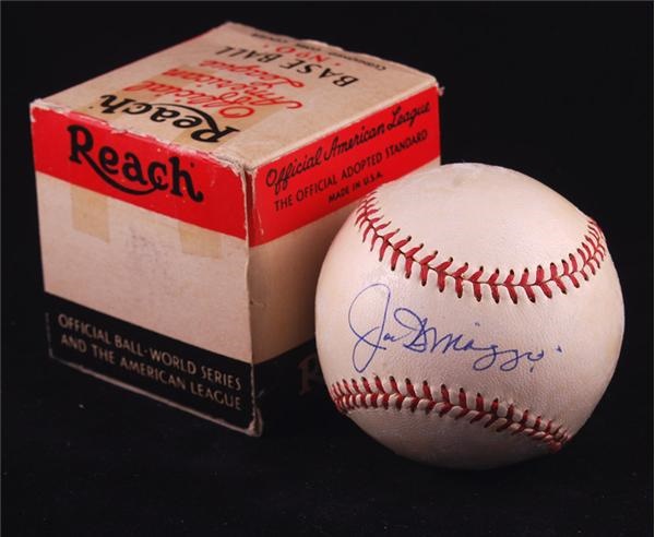 Baseball Autographs - Joe Dimaggio Single Signed OAL Harridge Baseball