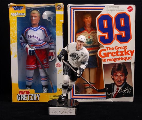 - Wayne Gretzky Signed Gartlan Statue with Kenner Doll in Box & More (3)