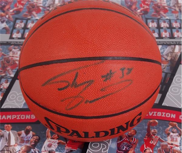 Basketball - Shaquille O'Neal Signed Basketball and Miami Heat Signed Posters (9)