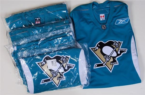 Hockey Equipment - 2005-06 Pittsburgh Penguins Practice Jerseys (5)