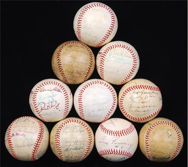 - 1940-2005 Team Signed Baseball Lot w/ HOFers and NY Yankees (10)