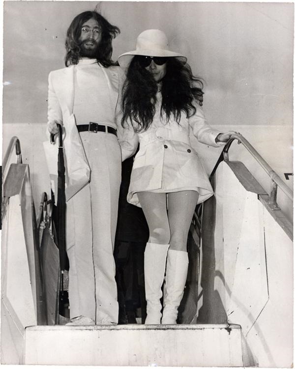 - JOHN LENNON (1940-1980) : Honeymoon Return, 1969