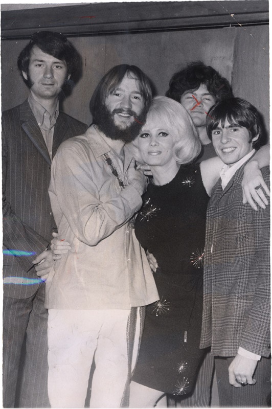 Rock - THE MONKEES & THE STRIPPER : Faux band & Faux Boobs, 1968